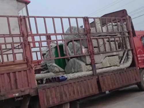山西學(xué)?；@球架發(fā)貨裝車